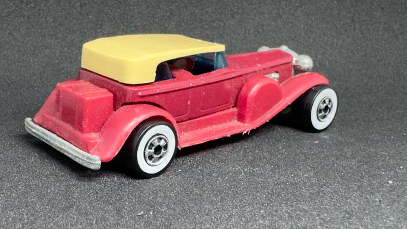 31 Doozie (Loose) - 1983 Hot Wheels Extras Series - Red, w/Red Fenders, Red interior, Blue Tint Wind