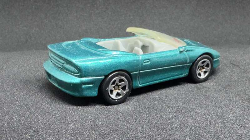 Camaro Convertible  - 1995 New Models #8 of 12 Canada/International