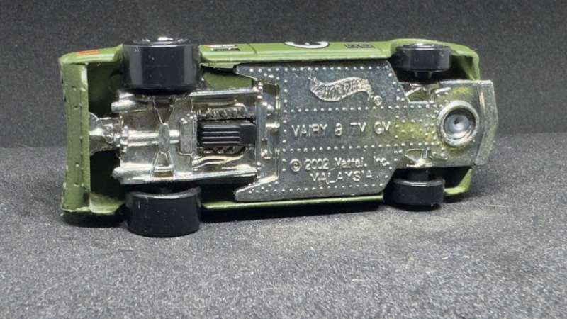 Vairy 8 (loose) - 2006 Hot Wheels #156