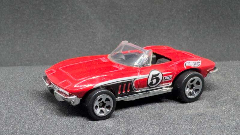 65 Corvette - 2013 Hot Wheels Mystery Models #02/48 International (Blind/Pillow/Foil Packs)