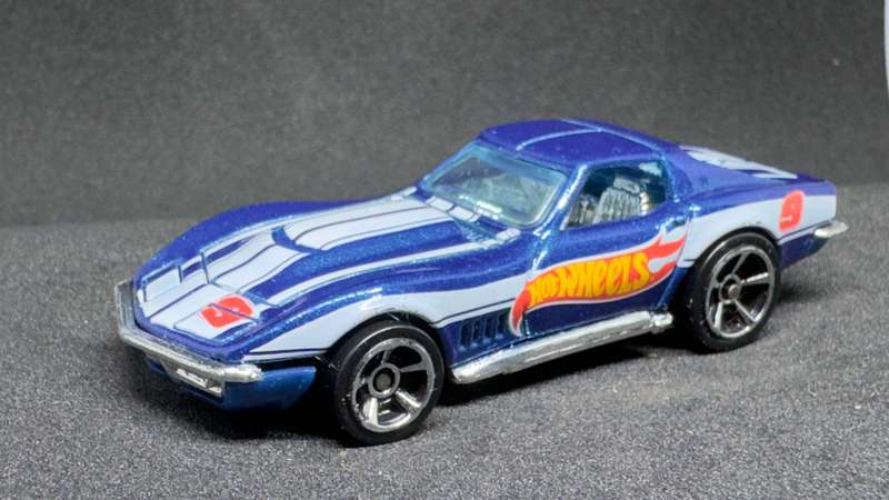 69 Corvette - 2011 HW Racing #08