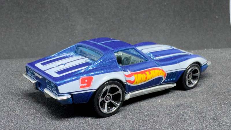 69 Corvette - 2011 HW Racing #08