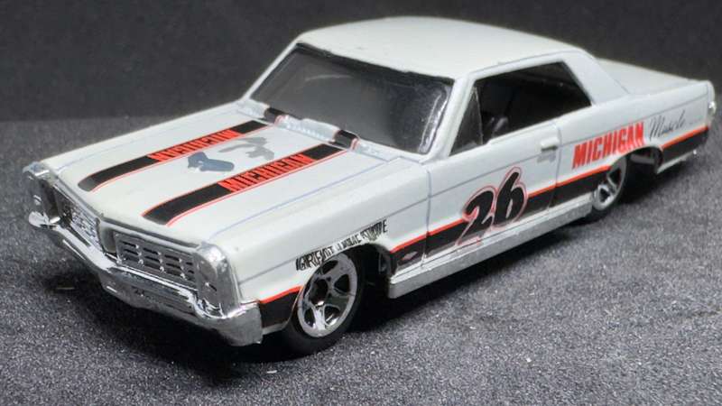 65 Pontiac GTO (Loose) - 2009 Hot Wheels Connect Cars  (Michigan)