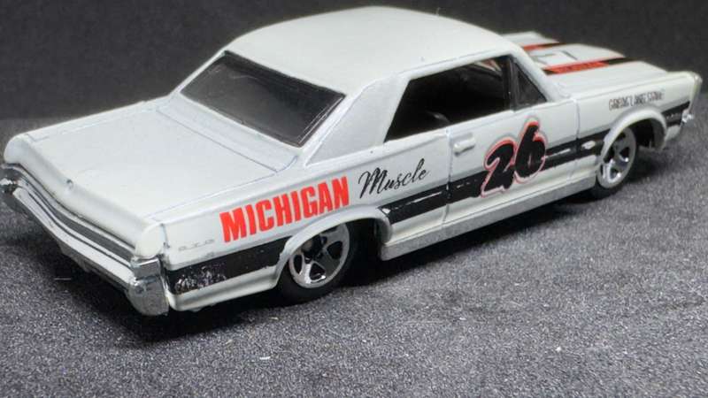 65 Pontiac GTO (Loose) - 2009 Hot Wheels Connect Cars  (Michigan)