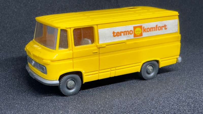 Mercedes Delivery Vehicle