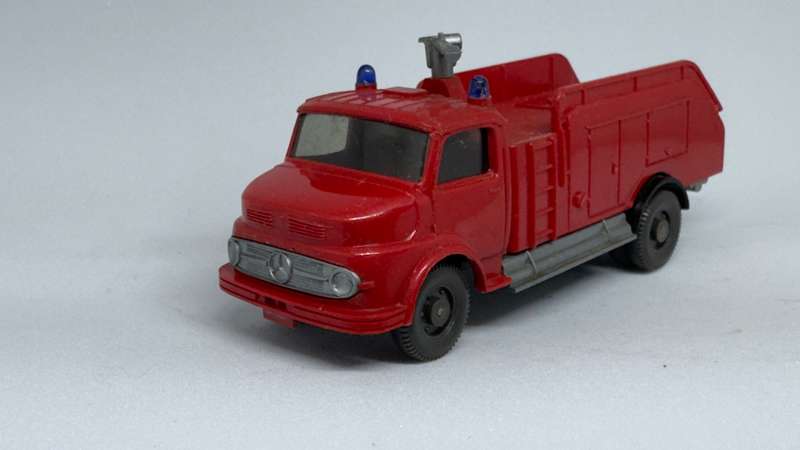 Mercedes -Benz fire truck