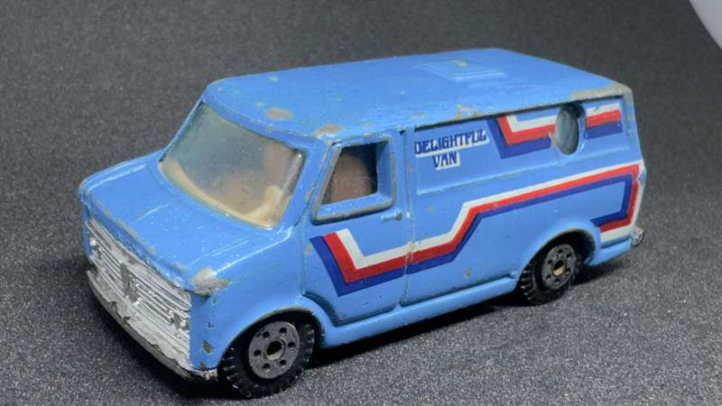 70s Van (Loose)