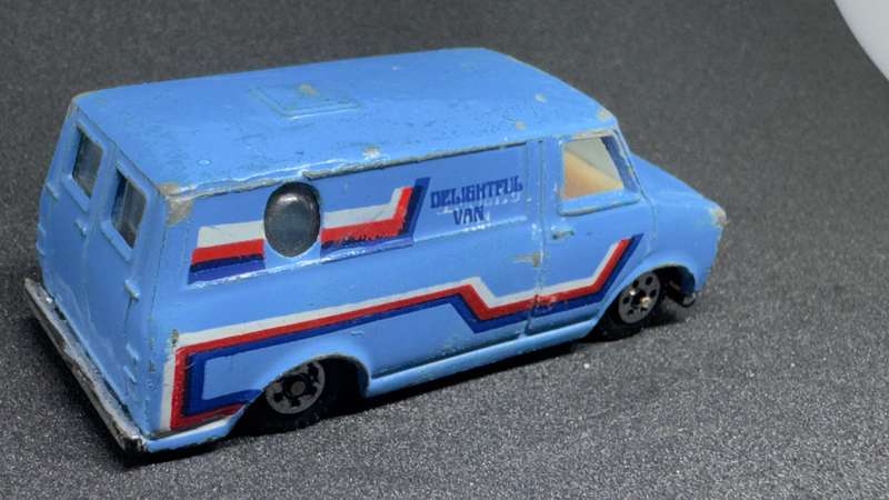 70s Van (Loose)