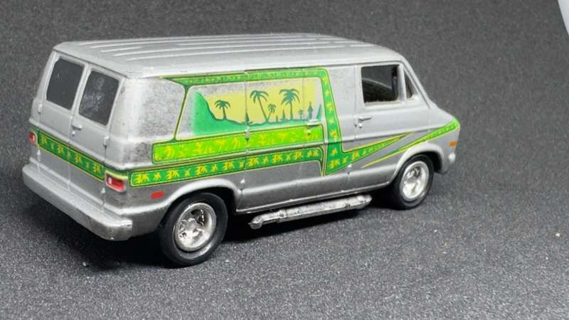 1976 Dodge D-150 Van (Loose)