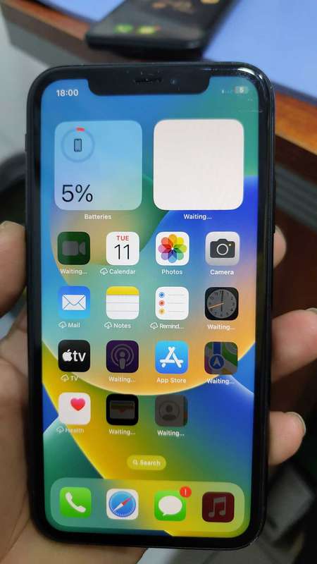 Mix iPhone devices (As is) iPhone 7, and xr (Pre owned)