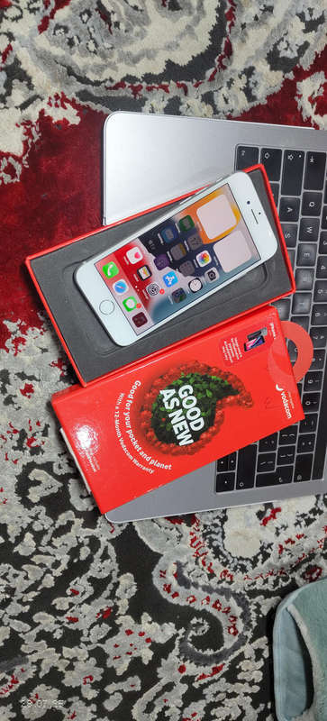 Apple iPhone 8 64GB white color