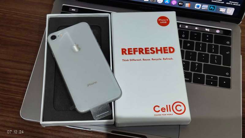 Apple iPhone 8 64GB white color (Refurbished)