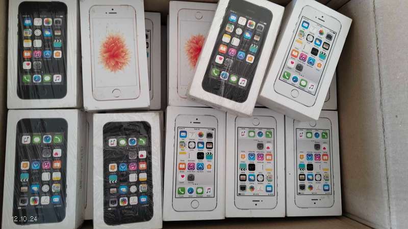 Apple iPhone 5s 16GB Silver Color