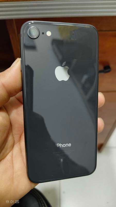 Apple iPhone 8 64GB black 100% condition (Pre Owned)