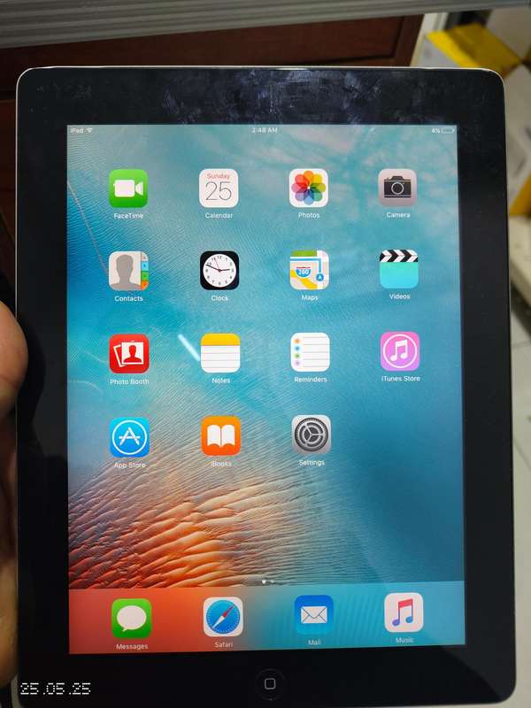 Apple iPad 2 16GB Cellular + WiFi Silver