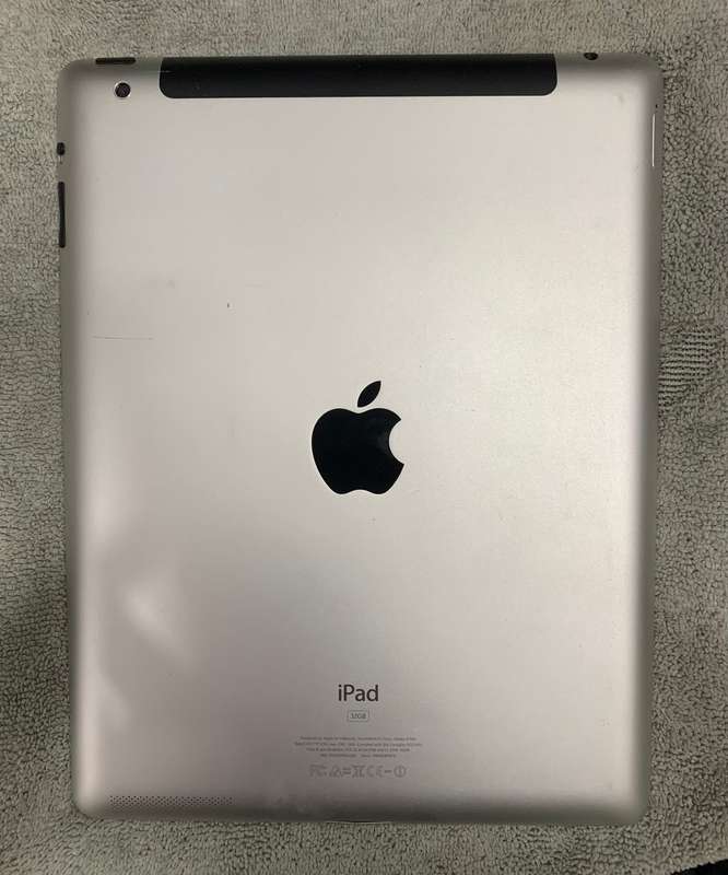 iPad 4 32GB WiFi + cellular (PRE OWNED)