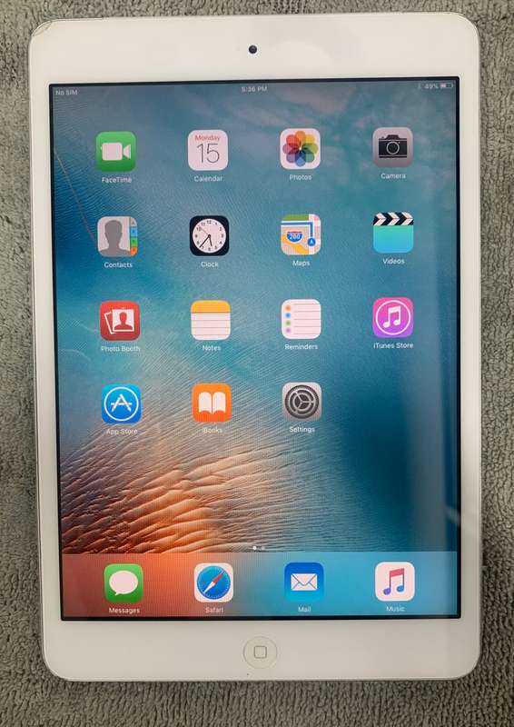 iPad MINI 16GB WIFI +CELL silver (PRE OWNED)