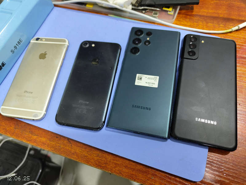 iPhone cellvage devices sam s21 plus , s22 ultra  and iphone 6 and 8 as is