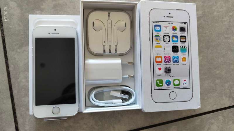 Apple iPhone 5s 16GB Silver Color