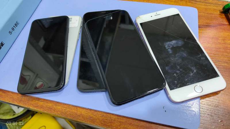 Mix iPhone cellvage devices