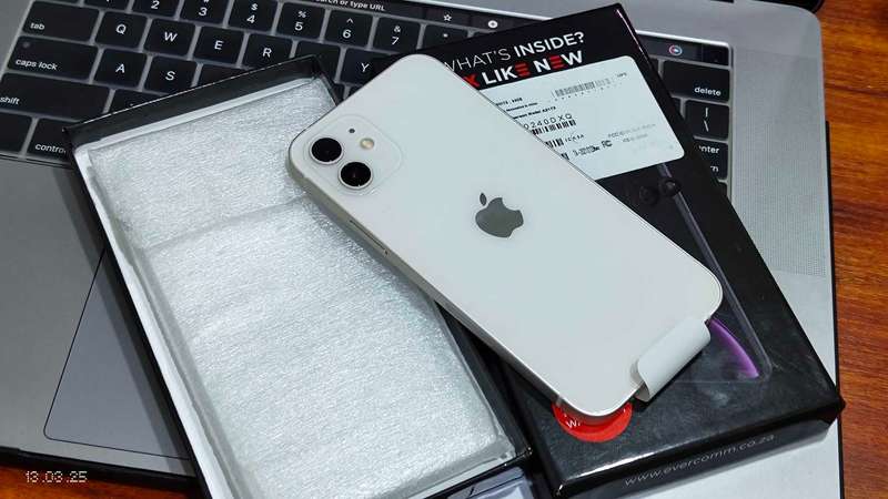 iPhone 12 64gb white colour