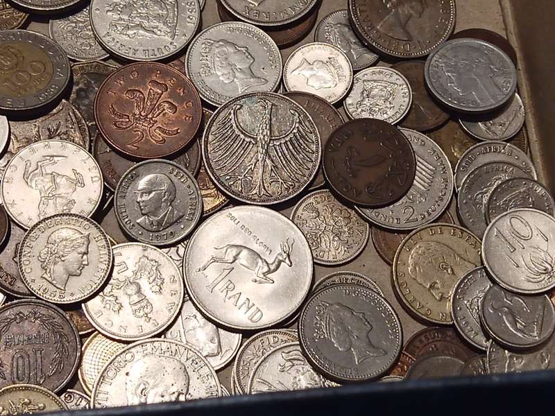 Treasure Coins More than 200 as a lot one bid for all