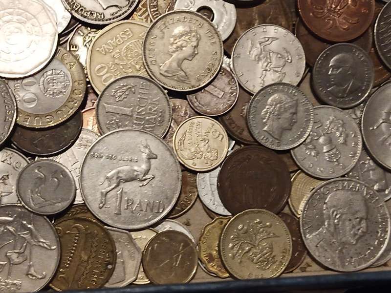 Treasure Coins More than 200 as a lot one bid for all