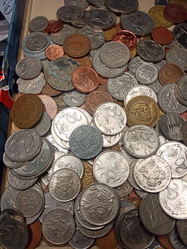 Treasure Coins and well used nots  More than 200 as a lot one bid for all