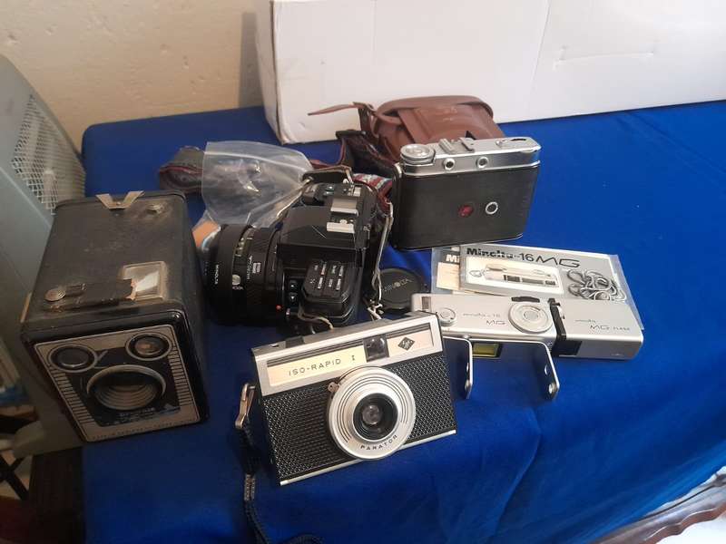 5x Vintage film camera  as is bargain box