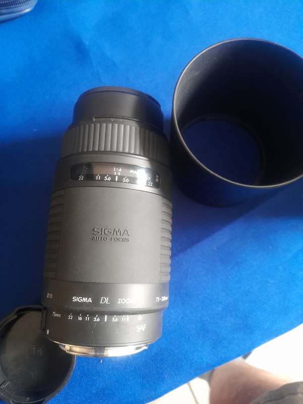 Sigma 75-300 mm 1/4-5.6 DL for Canon