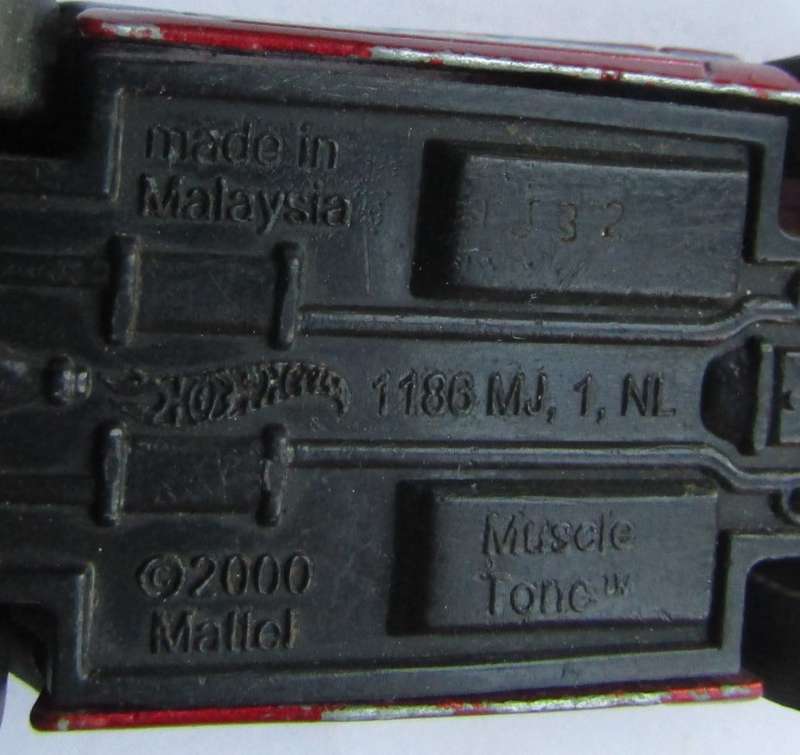 2000 Hot Wheels - Superman Muscle Tone Car