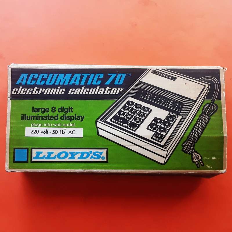 Old Lloyd's USA Desktop Calculator
