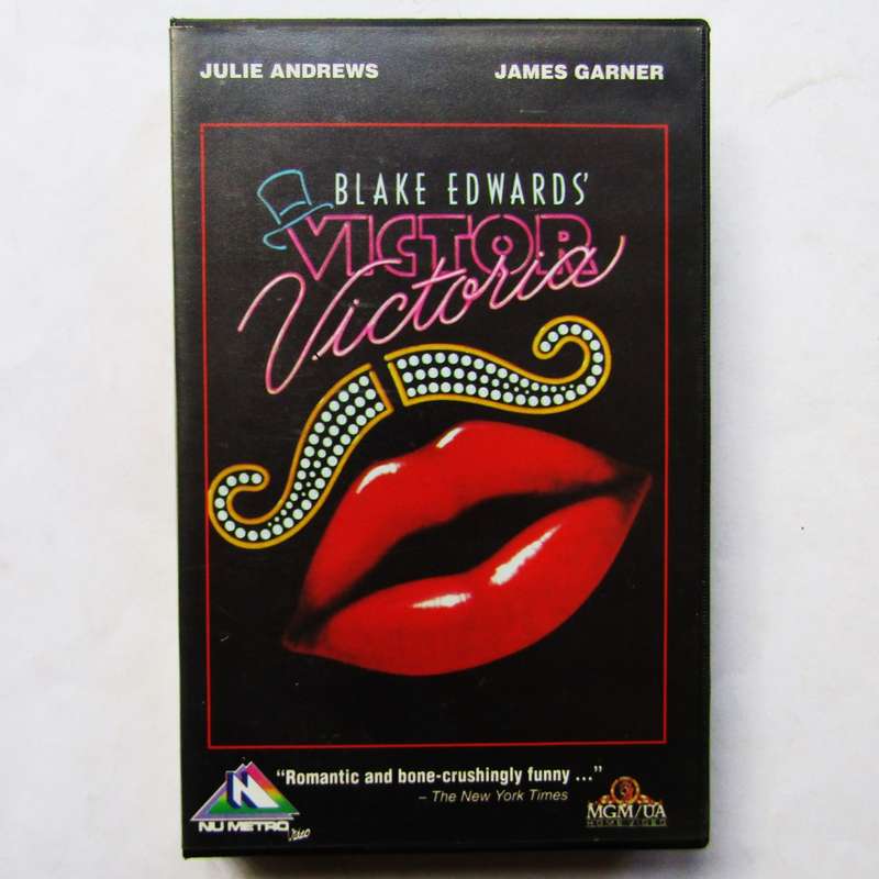 Victor/Victoria - Farce Comedy Movie VHS Tape (1993)