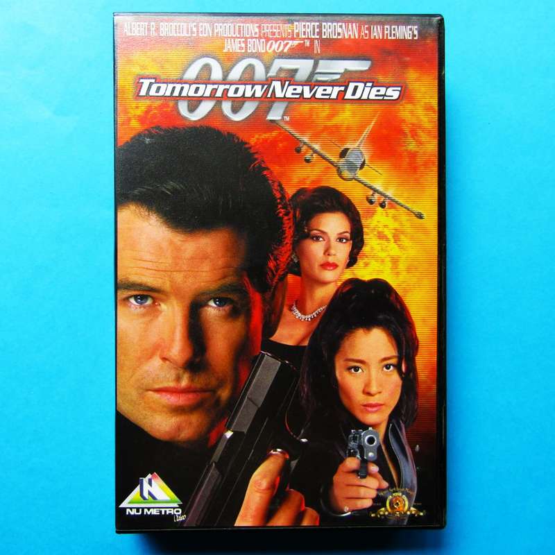 Tomorrow Never Dies - James Bond 007 - Movie VHS Tape (1997)