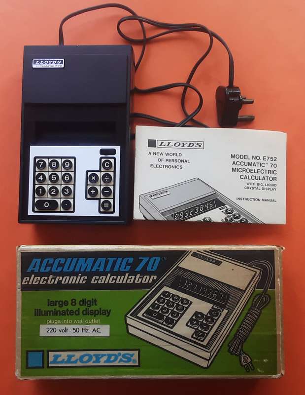 Old Lloyd's USA Desktop Calculator