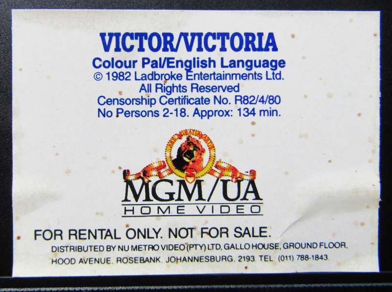 Victor/Victoria - Farce Comedy Movie VHS Tape (1993)