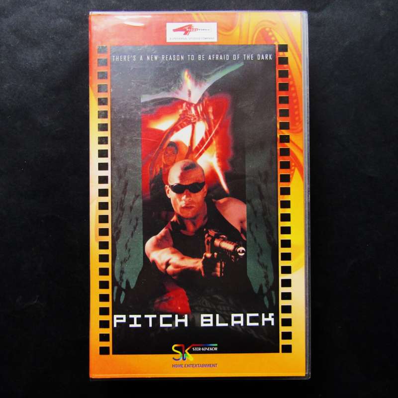 Pitch Black - Vin Diesel - Movie VHS Tape (2000)