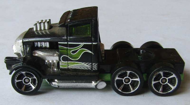2012 Hot Wheels Bone Blazer Truck
