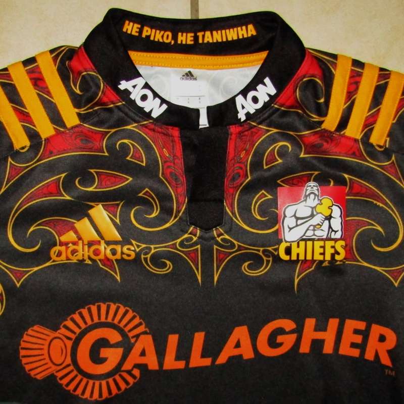 Old Chiefs Super Rugby Jersey - Small Size