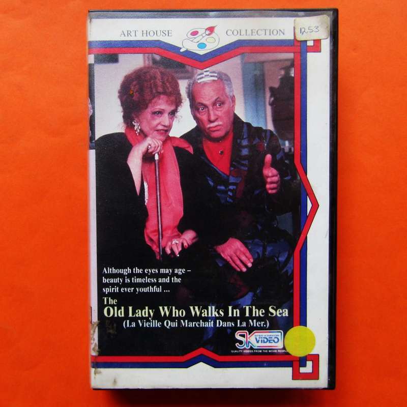The Old Lady Who Walks in the Sea - Movie VHS Tape (1992)