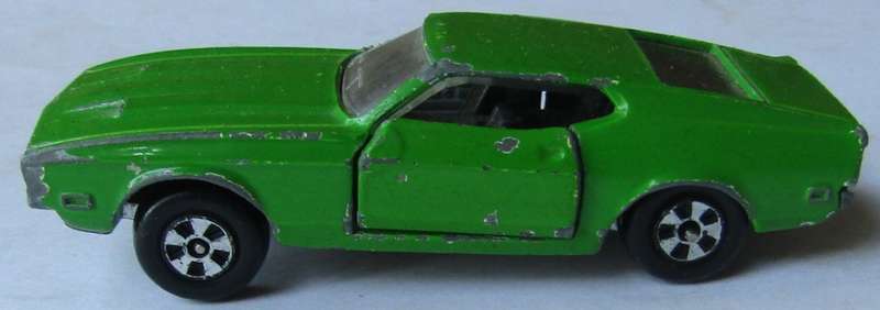 Old Lintoy Ford Mustang Mach 1 Car