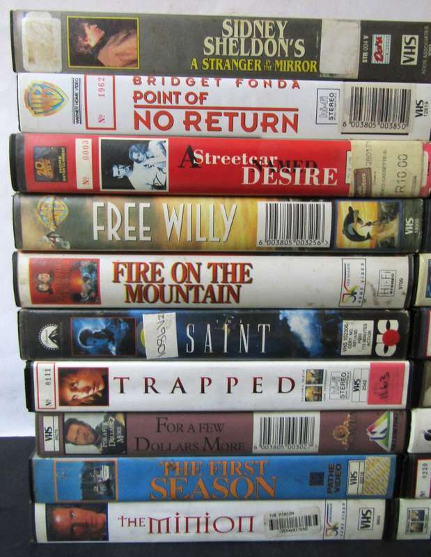 Lot of 20 Old Movie VHS Tapes