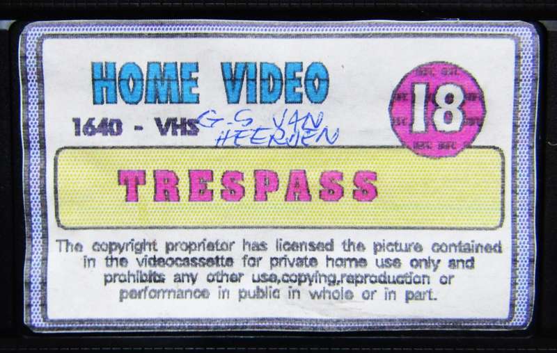 Trespass - Bill Paxton - Movie VHS Tape (1992)
