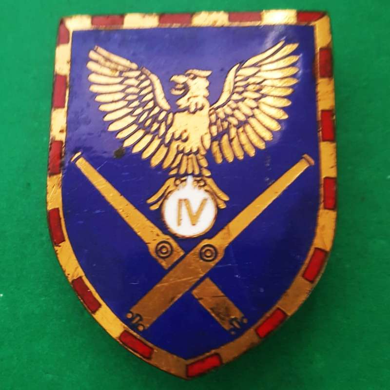 SADF 4th Field Regiment First Type Metal Shoulder Flash