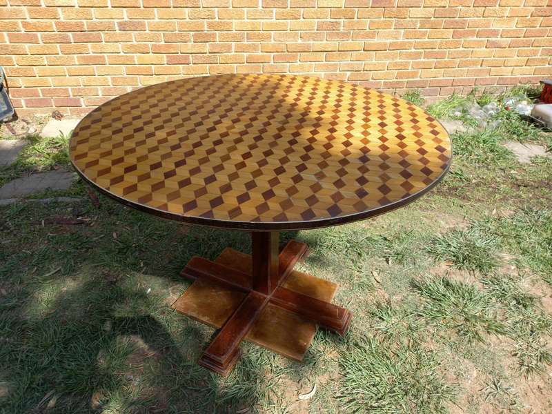 Vintage Round Dinning Table