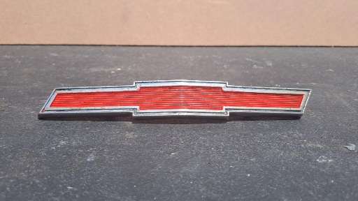 CHEVY BOWTIE ORIGINAL GRILLE / EMBLEM BADGE 1970 more or less