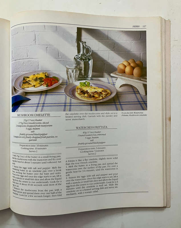 The Encyclopedia of Herbs, Spices and Flavourings - A Boxer, J Innes, et al. Softcover. 1st Ed. 1984