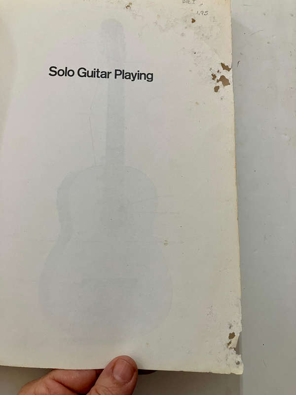Solo Guitar Playing - Frederick M Noad. Softcover. 11th Pr. 1973