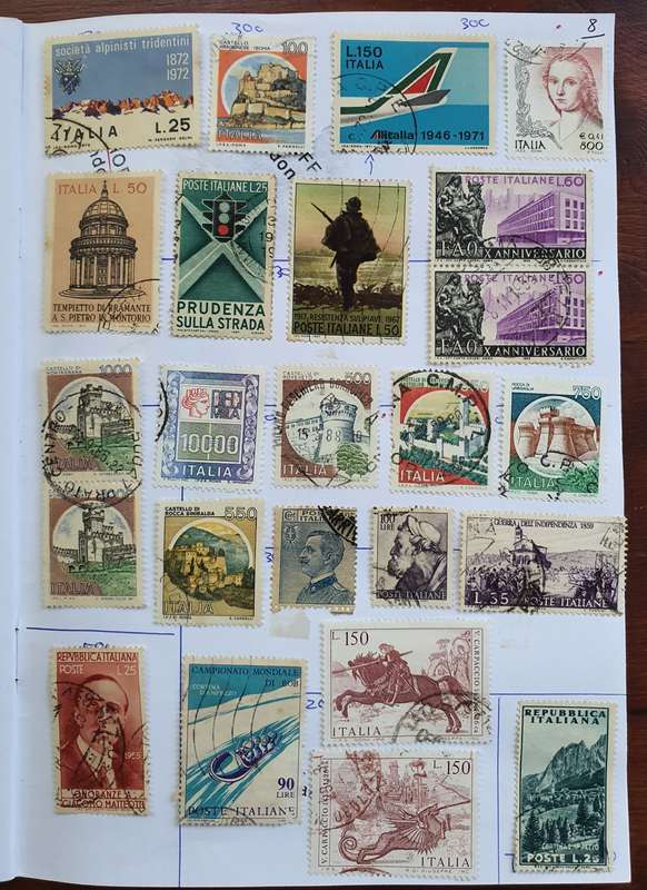 STAMPS OF ITALY - BOOKLET OF MIXED LOT