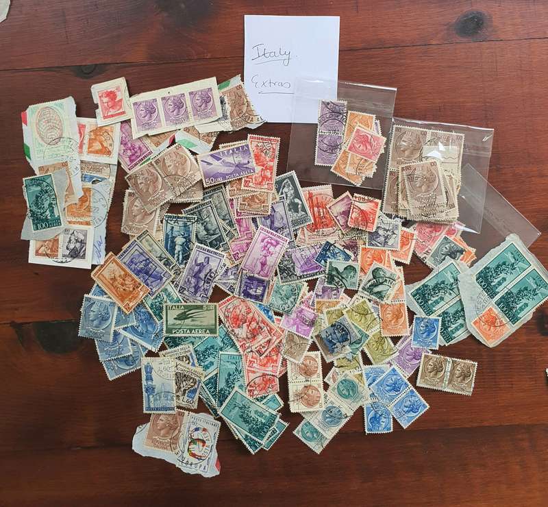 STAMPS OF ITALY - BOOKLET OF MIXED LOT